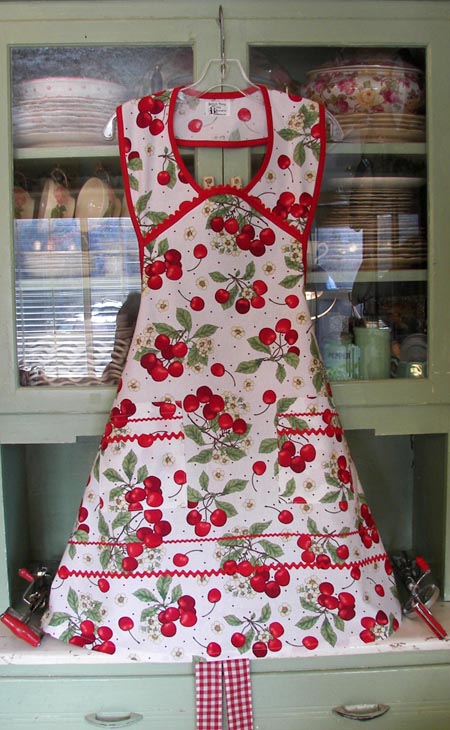 1940 Cherry Apron