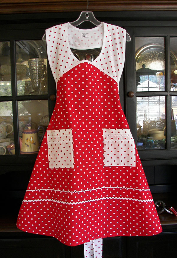 1940 Red poka Dot White Poka Dot Apron
