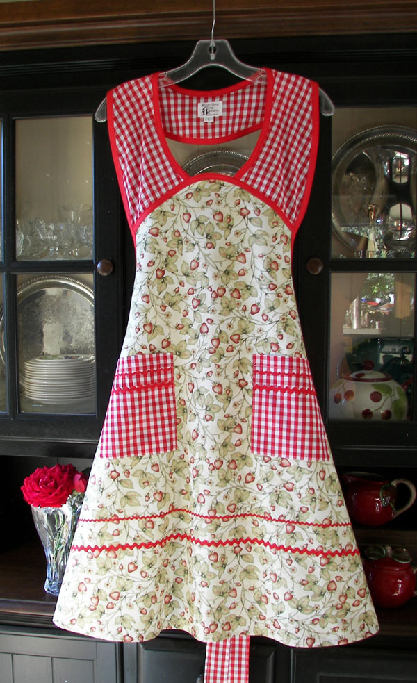 1940 Strawberry Garden apron