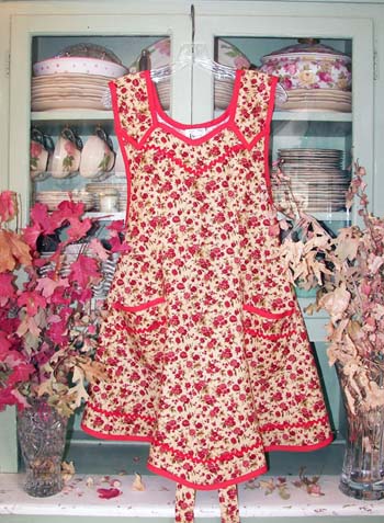 Aunt Sophie Soft Red Tea Roses