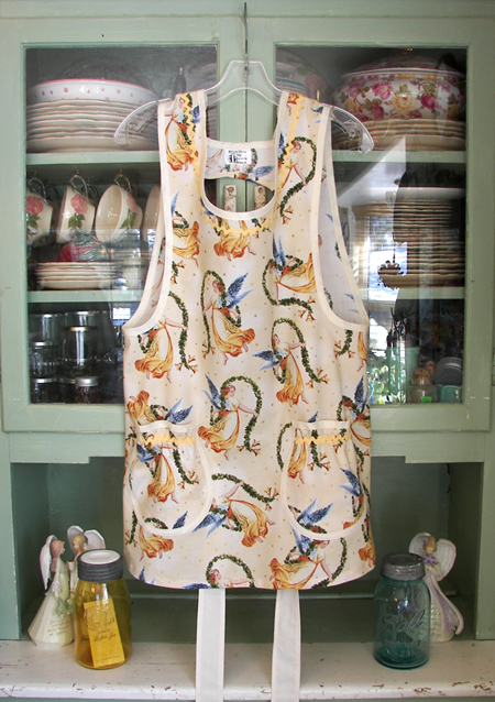 Grandma Apron Angels on Cream