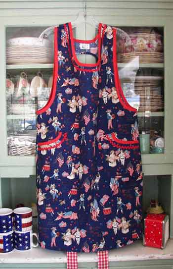 Aunt Violet Old Fashioned USA apron