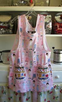 Grandma apron in paper dolls, click for larger view