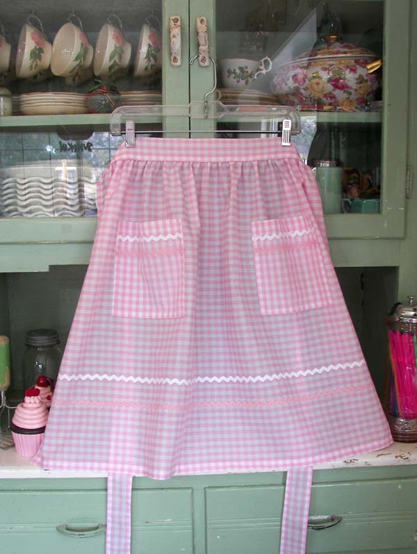 Retro Half Apron Pink Gingham, click to go back to half aprons