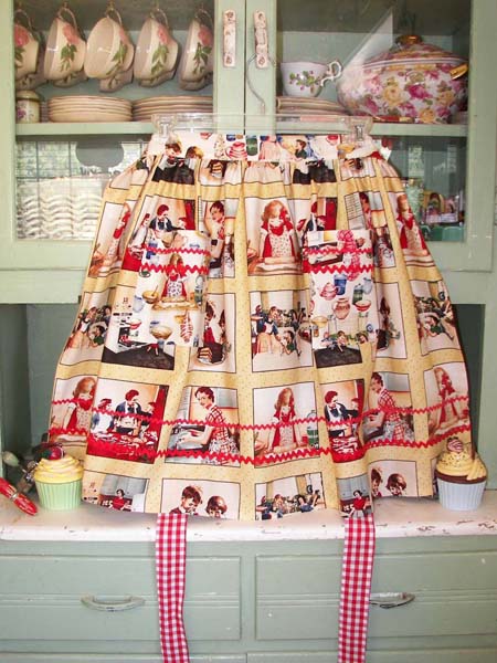 Retro Half apron Moms kitchen