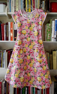 Rose apron in Rose Bouquet