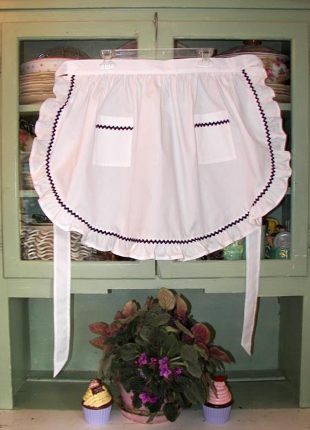 1948 Ruffle half apron white with purple trim