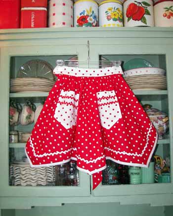 Victory Half apron Red / White Polka Dot