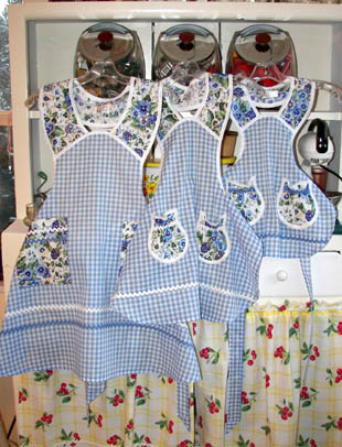 Hand Crafted Mother Daughter Matching Vintage Style Full Aprons In