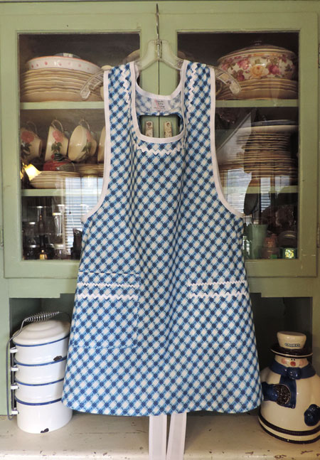 Old Fashioned Blue and White Kitchen