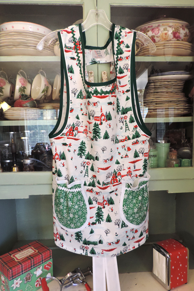 Grandma Vintage Christmas Card Apron