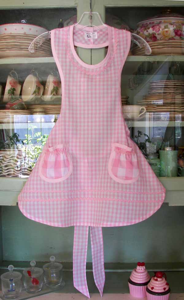 Rose apron in pink gingham