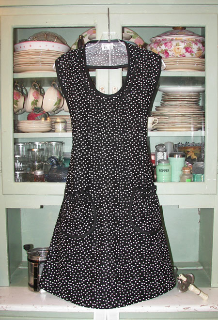 Aunt Rose Apron in Black Polka Dot