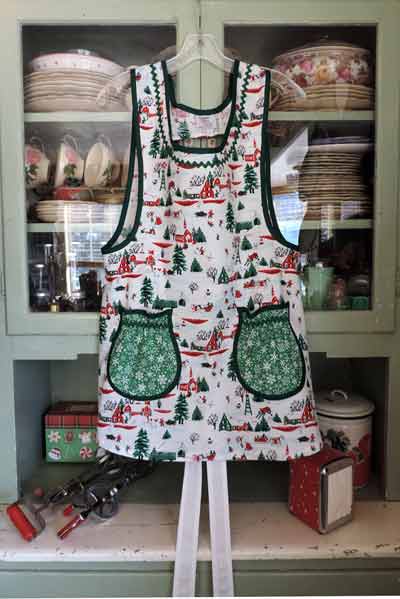 Grandma Vintage Christmas Card Aprons