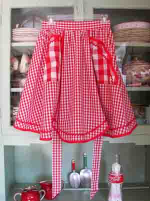 1944 Red gingham half apron