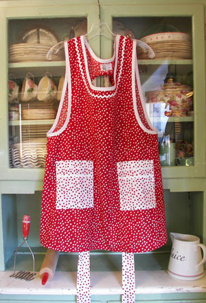 Grandma Red Polka Dot /  White Polka Dot pockets, click for larger view