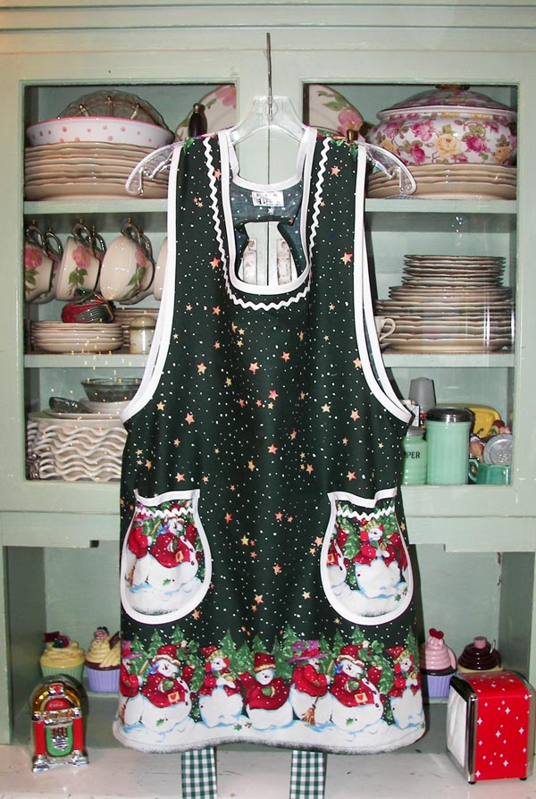 Grandma Winter Wonderland with Round Pockets