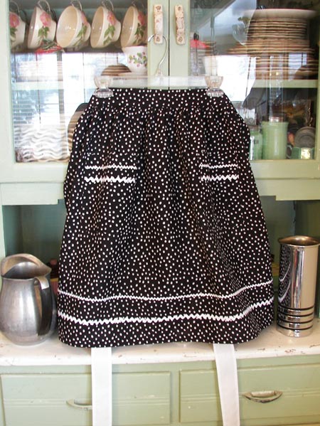 Retro Black Polka Dot Half Apron