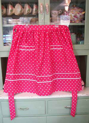 Retro Pink White Half Apron, click for larger view