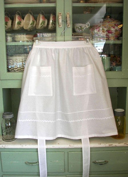 Retro Half Apron all White