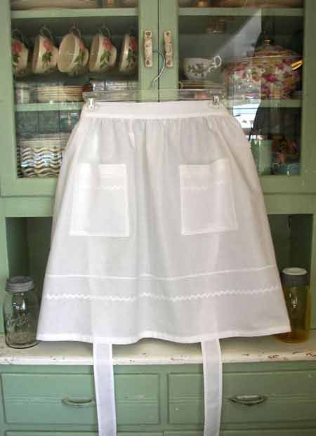 Retro White Half Apron